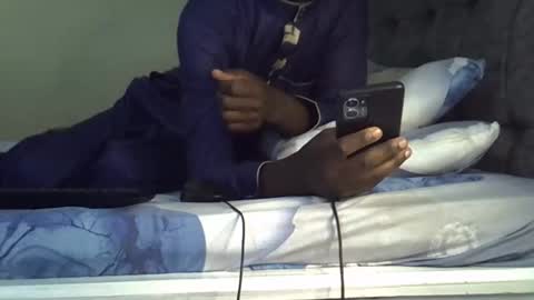 lunalove22_ online show from April 26, 2026, 3:37 am