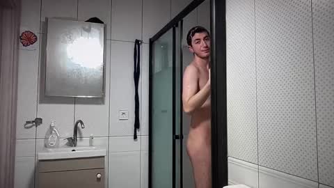 LunaPica online show from January 1, 2025, 4:07 pm