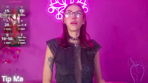 Luna online show from March 4, 2025, 7:43 pm