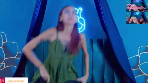 Luna online show from October 10, 2025, 7:57 pm