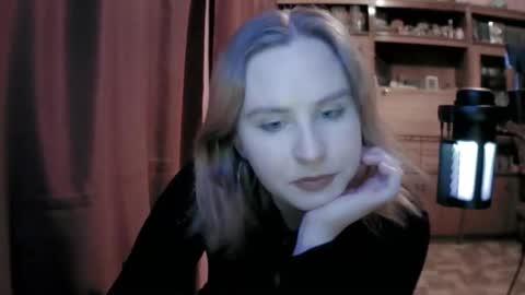 lunamystique_ online show from February 4, 2026, 7:20 pm