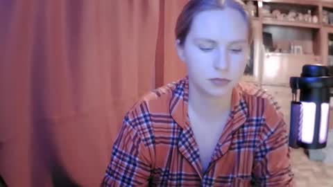 lunamystique_ online show from February 19, 2026, 9:49 am