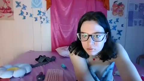 lunaquinn45 online show from December 22, 2025, 4:26 pm