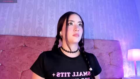 Luna  online show from November 11, 2025, 7:58 pm