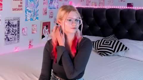 lunariafox online show from May 31, 2026, 3:08 pm