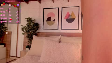 Luna Ruso  online show from March 29, 2026, 7:14 pm