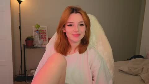 Snapshot of lunatale chatting on April 21, 2026, 9:59 am Kate online show from April 21, 2026, 9:59 am