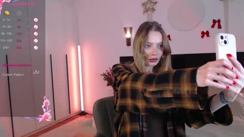 LunaticaBae online show from January 17, 2026, 2:49 am