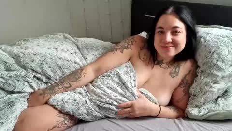 Luna  powered by bitch dust online show from December 24, 2024, 11:28 am