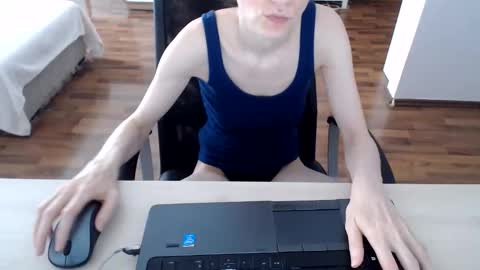 lunavibe_ online show from June 2, 2026, 12:07 pm