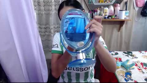 Luna online show from December 17, 2025, 6:58 pm