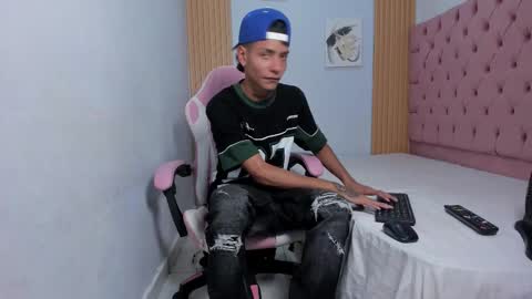 lunay_bigcock420 online show from October 30, 2025, 11:49 pm