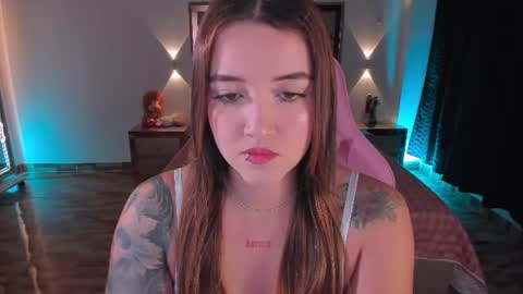 LUNA ROSE online show from June 13, 2026, 2:42 am