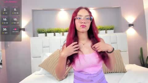 L U N N A online show from October 12, 2025, 4:11 am