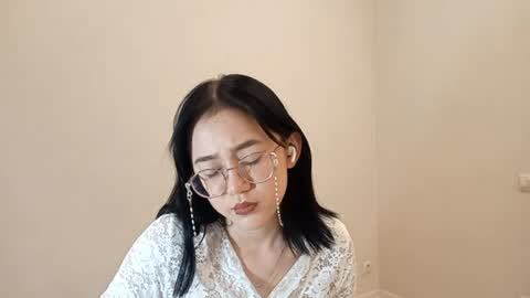 Roxie online show from April 15, 2026, 7:58 pm