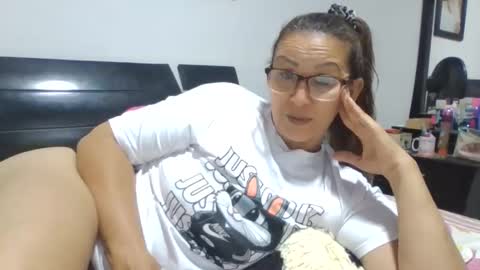 Lupita online show from November 29, 2025, 2:58 am