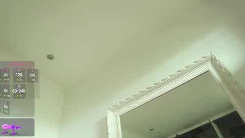 Snapshot of lusciouslipsxx chatting on December 22, 2025, 7:05 am lusciouslipsxx online show from December 22, 2025, 7:05 am