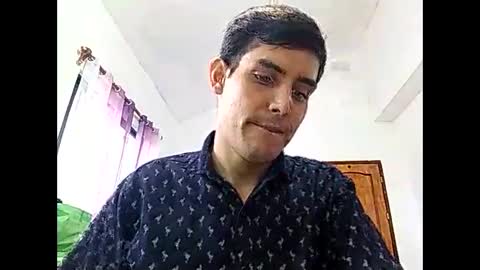 Snapshot of lusrodri chatting on February 17, 2025, 6:37 pm Sebastian E. online show from February 17, 2025, 6:37 pm