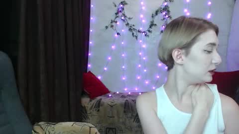 Snapshot of lust444money chatting on November 19, 2025, 10:21 pm lust444money online show from November 19, 2025, 10:21 pm