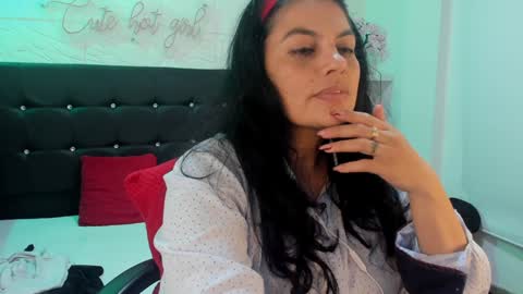 Angela 3 online show from December 16, 2024, 7:32 pm