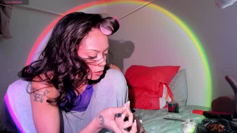 LOLA online show from February 6, 2025, 6:51 am