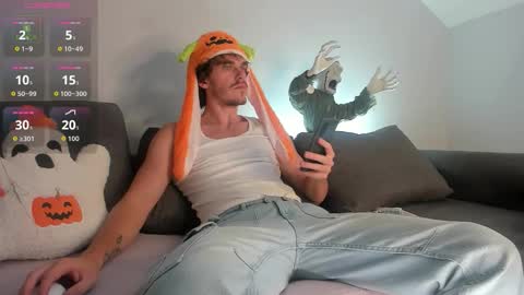 lustfullooking online show from October 19, 2025, 11:11 am