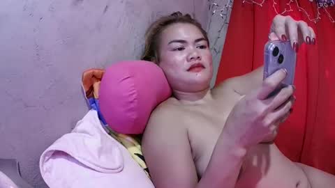 Flora Mae online show from December 4, 2025, 5:28 am