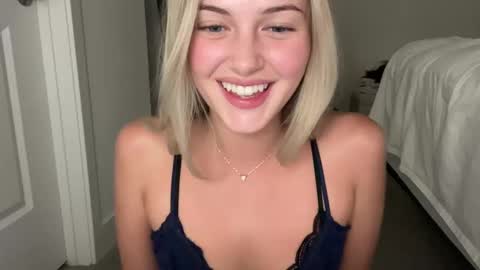 Snapshot of luvaimee chatting on October 12, 2025, 3:27 am Aimee online show from October 12, 2025, 3:27 am