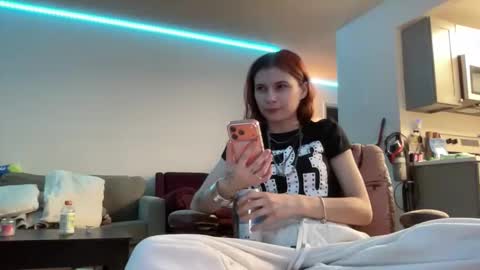 Snapshot of luvkoko chatting on April 24, 2026, 5:21 am luvkoko online show from April 24, 2026, 5:21 am
