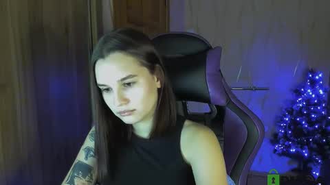 Snapshot of luvmeeow chatting on December 4, 2024, 12:08 am Ann online show from December 4, 2024, 12:08 am