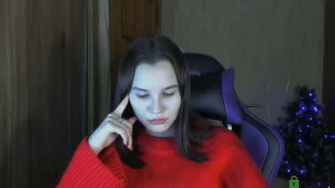 Snapshot of luvmeeow chatting on December 5, 2024, 3:26 am Ann online show from December 5, 2024, 3:26 am