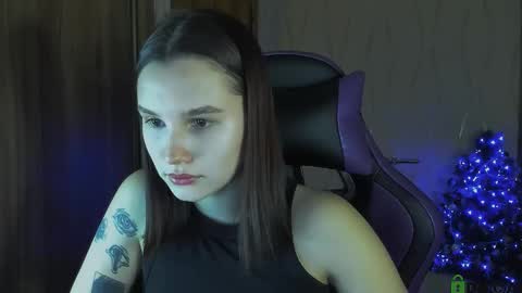 Snapshot of luvmeeow chatting on December 8, 2024, 3:00 am Ann online show from December 8, 2024, 3:00 am