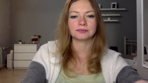 Millie online show from November 3, 2025, 10:42 pm