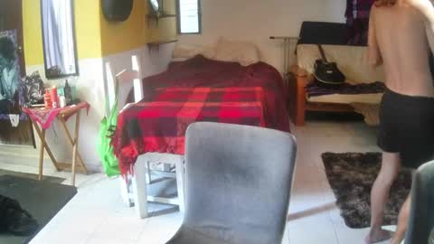 Snapshot of lux_uri chatting on November 23, 2025, 10:20 pm James online show from November 23, 2025, 10:20 pm