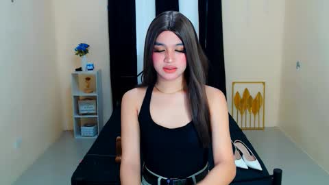 queen lux online show from September 27, 2025, 1:54 am