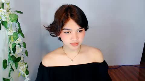 queen lux online show from November 30, 2025, 2:59 am