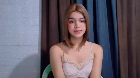 queen lux online show from February 24, 2026, 3:54 pm