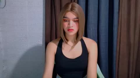 queen lux online show from March 16, 2026, 6:45 pm