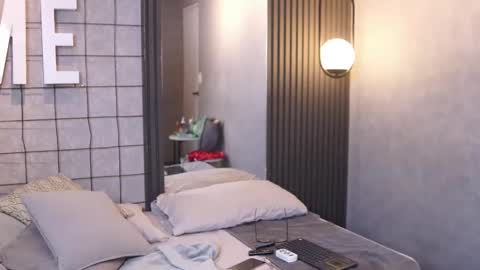 Luxa  online show from April 2, 2026, 2:15 pm