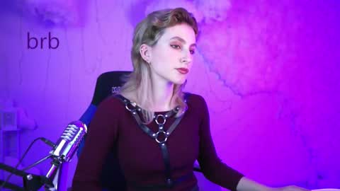 Snapshot of luxrayi chatting on January 5, 2025, 9:57 pm Ray online show from January 5, 2025, 9:57 pm