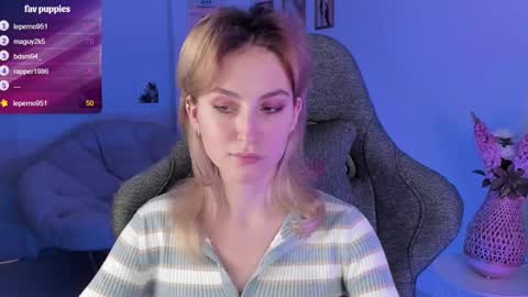 Snapshot of luxrayi chatting on February 25, 2025, 6:20 pm Ray online show from February 25, 2025, 6:20 pm