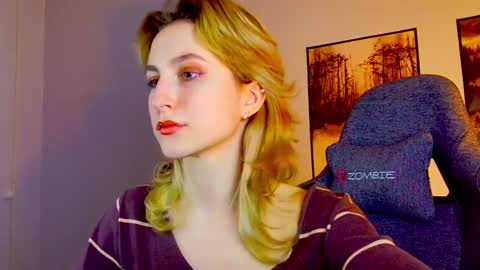 Snapshot of luxrayi chatting on February 26, 2025, 6:00 pm Ray online show from February 26, 2025, 6:00 pm