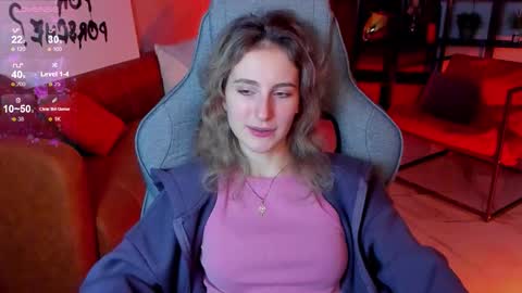 Snapshot of luxrayi chatting on October 20, 2025, 8:42 pm Ray online show from October 20, 2025, 8:42 pm