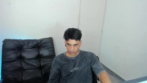 Snapshot of luxrx chatting on May 19, 2026, 7:31 pm luxrx online show from May 19, 2026, 7:31 pm