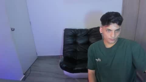 Snapshot of luxrx chatting on June 3, 2026, 6:46 pm luxrx online show from June 3, 2026, 6:46 pm