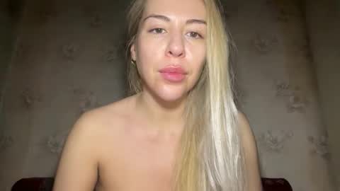 Snapshot of luxsonyastar chatting on December 13, 2025, 9:31 pm LuxSonyaStar online show from December 13, 2025, 9:31 pm