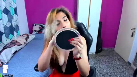 Snapshot of luxuriousts_ chatting on October 12, 2025, 9:47 pm Vanessa --- online show from October 12, 2025, 9:47 pm