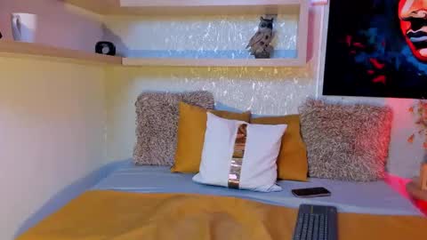    online show from October 11, 2025, 3:06 am