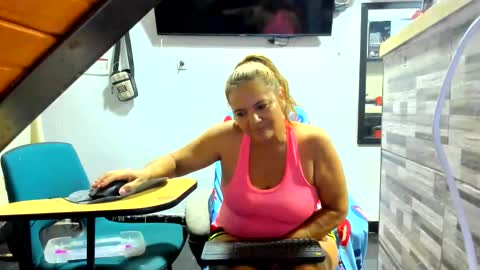 Snapshot of luzamandacastellanos chatting on June 6, 2026, 4:17 am ruby50 online show from June 6, 2026, 4:17 am