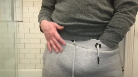 lvguynextdoor440656 online show from February 23, 2026, 6:27 pm